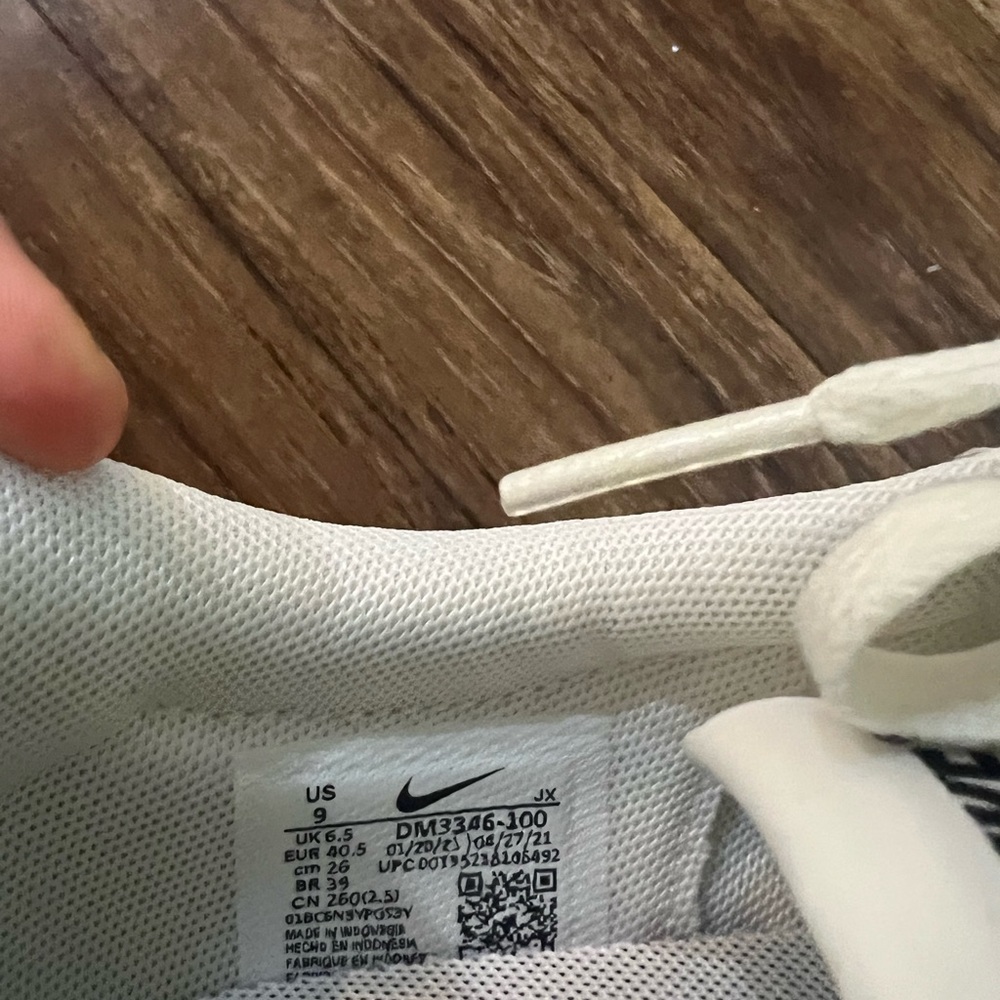 Nike sneaker - Picture 3 of 5